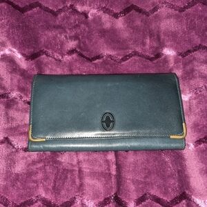 Vintage Buxton Leather Wallet with Gold Logo